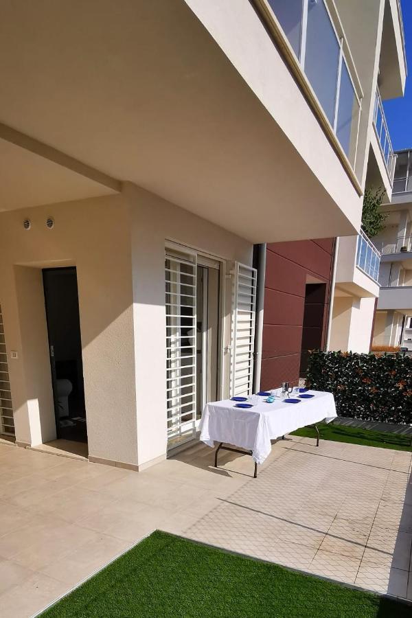 Maisonette Modena Park Ngoại thất bức ảnh