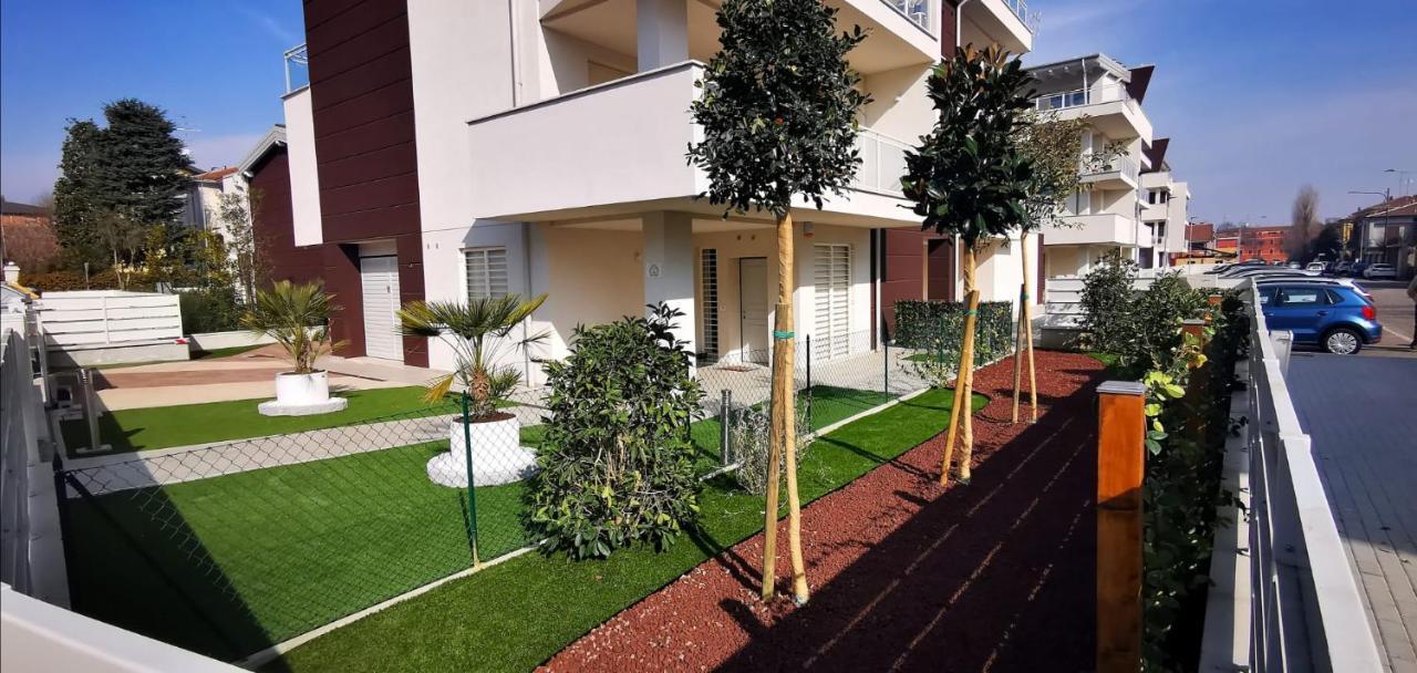 Maisonette Modena Park Ngoại thất bức ảnh