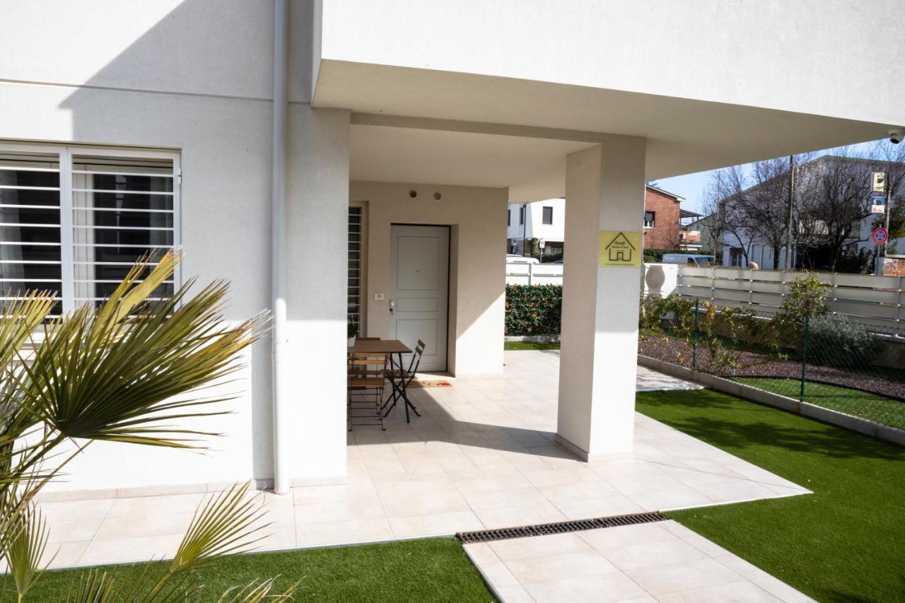Maisonette Modena Park Ngoại thất bức ảnh